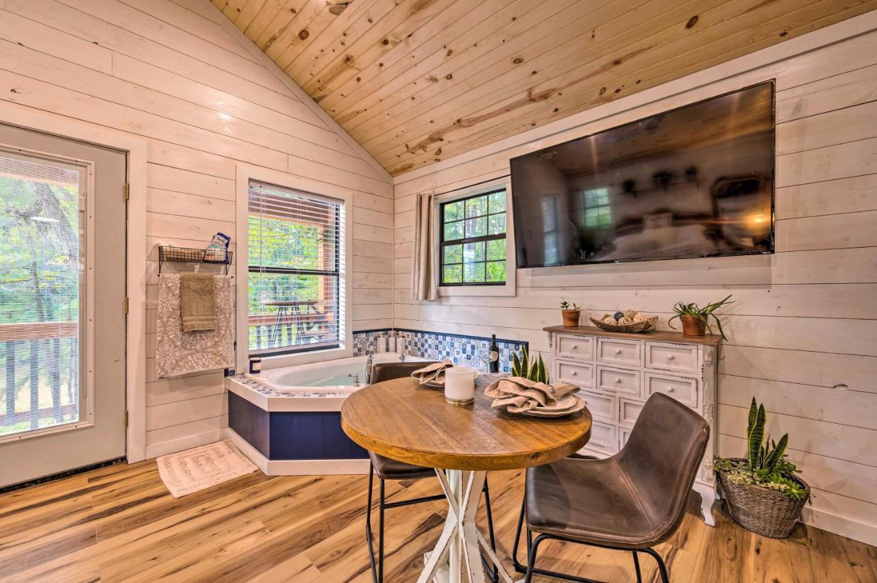 Romantic Broken Bow Cabin With Jacuzzi And Fire Pit! Luaran gambar