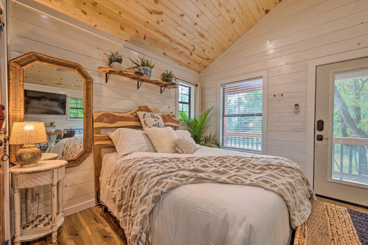Romantic Broken Bow Cabin With Jacuzzi And Fire Pit! Luaran gambar