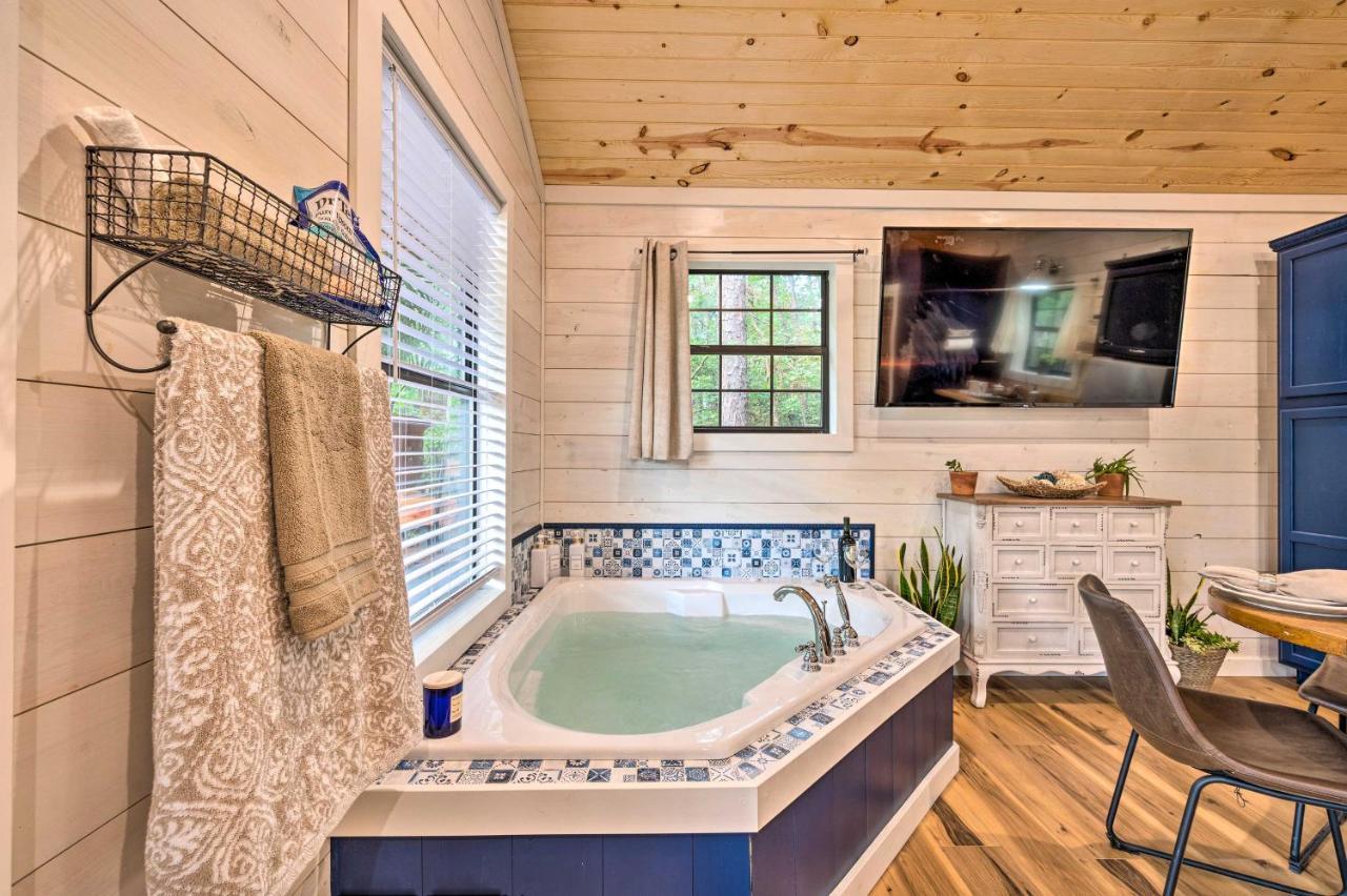 Romantic Broken Bow Cabin With Jacuzzi And Fire Pit! Luaran gambar
